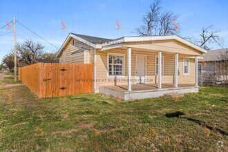 Building Photo - Beautifully Renovated 3-Bed, 1-Bath Home w...