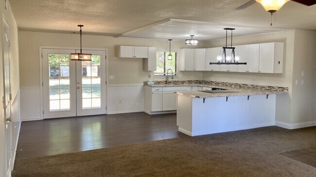 Building Photo - 4850 Amanda Dr