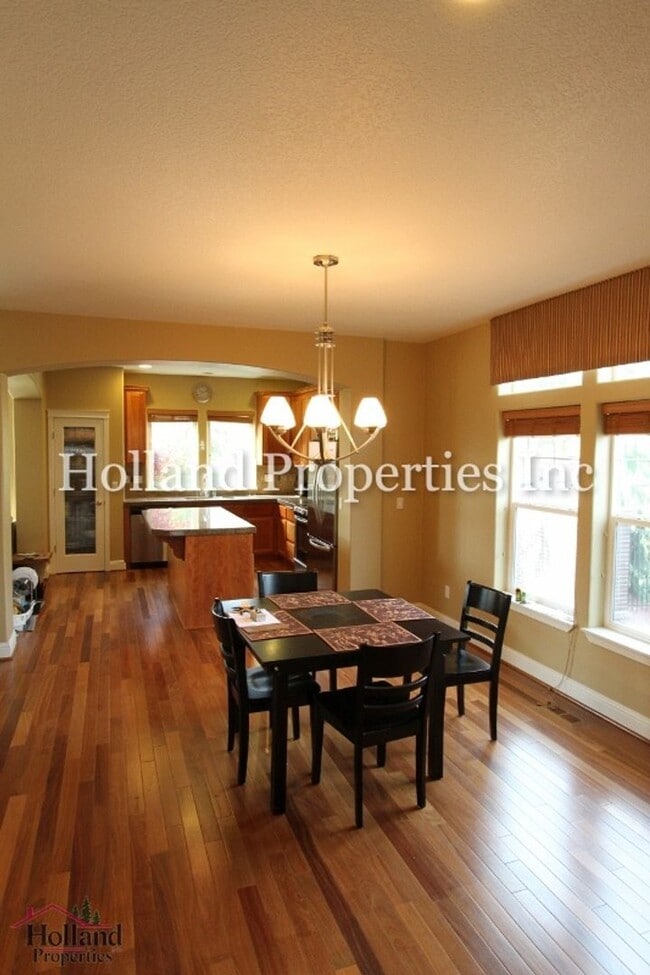 Building Photo - 5502 NE Lagos Ct
