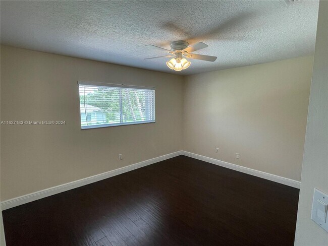 Building Photo - 3440 Carlton Ln