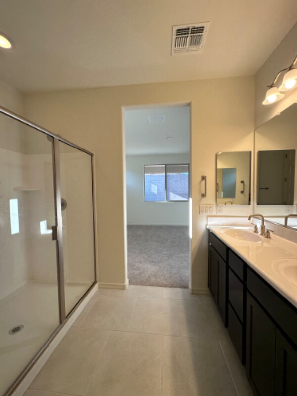 Building Photo - 24240 W Hess Ave