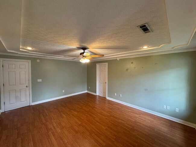 Building Photo - 312 Ridgedale Dr