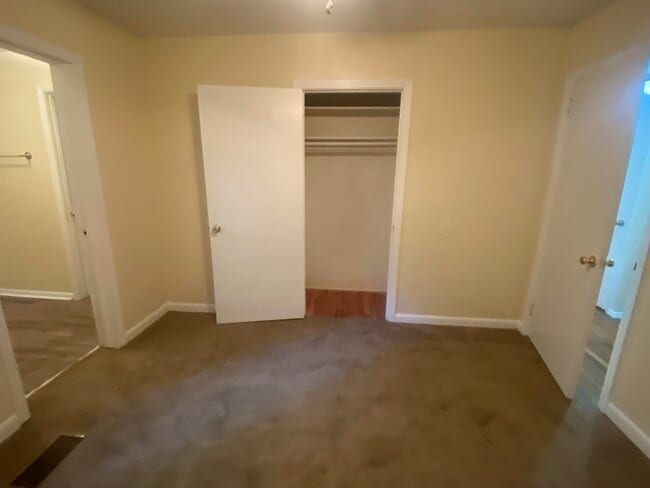 Building Photo - 1609 Atkamire Dr