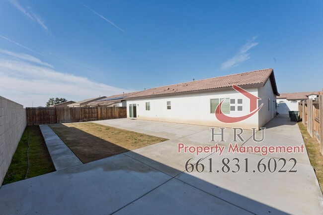 Building Photo - Gated-3bed-2bath house