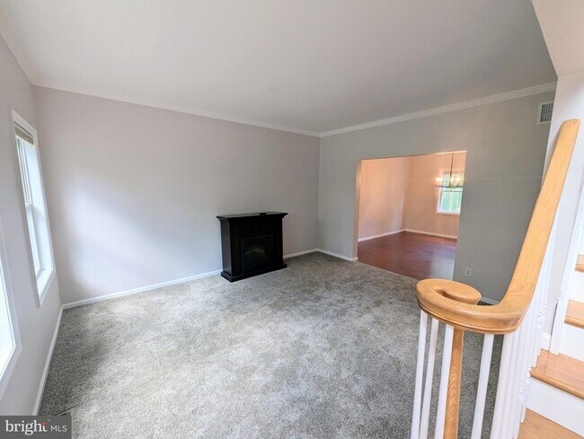 Building Photo - 114 Lenape Dr