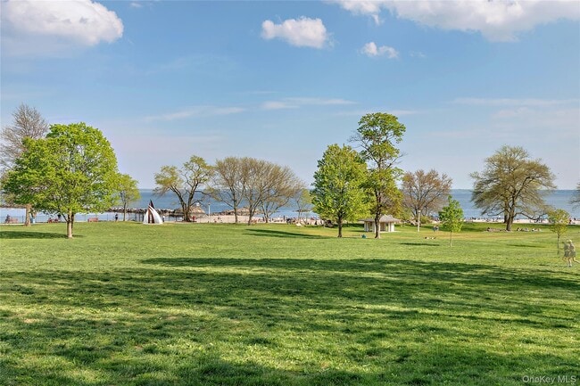 Building Photo - 280 Purchase St