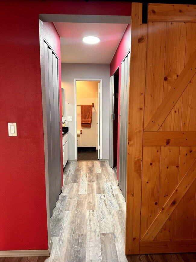 Building Photo - 6780 Friars Rd