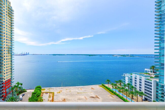 Building Photo - 1200 Brickell Bay Dr