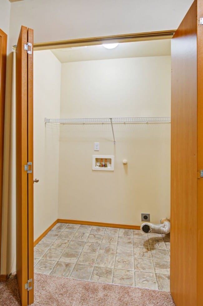 Building Photo - Holiday Move-In Special — Enjoy Half Off Your First Month’s Rent! Lovely 3 Bedroom Home in Coupev...