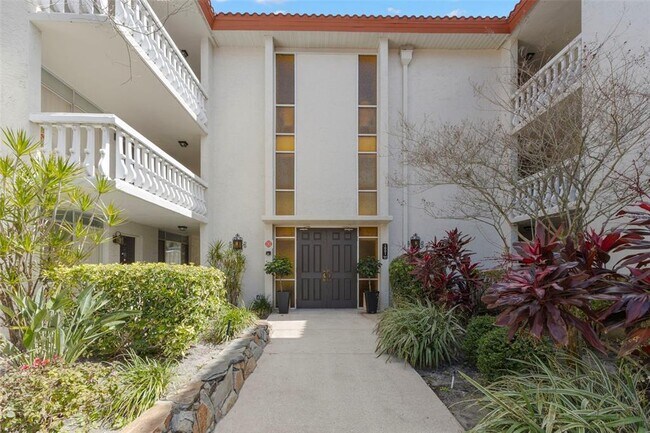 Building Photo - 1001 Pearce Dr