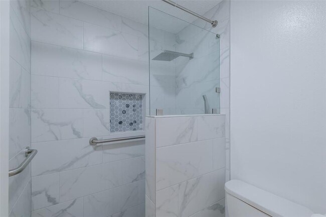 Building Photo - 5026 Algernon Dr