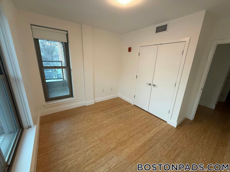 Building Photo - 40 Malvern St