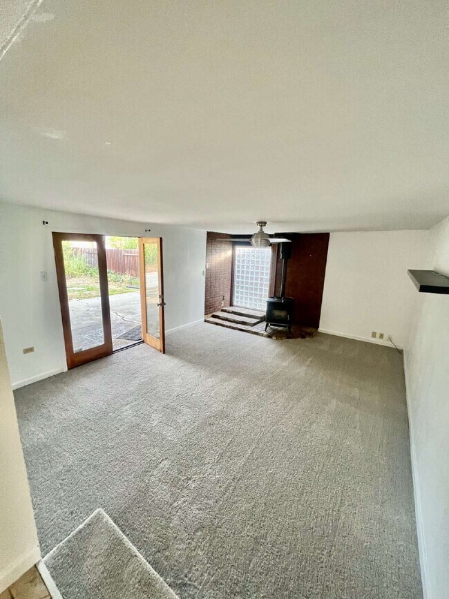 Building Photo - 3/2 In Vacaville!!