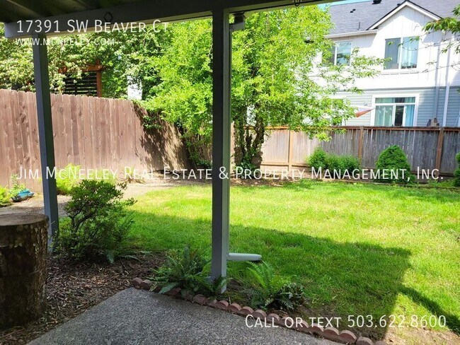 Building Photo - 17391 SW Beaver Ct