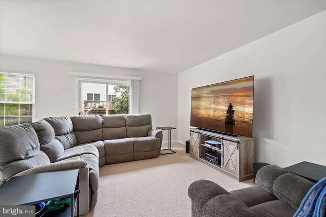 Building Photo - 13808 Branham Ct