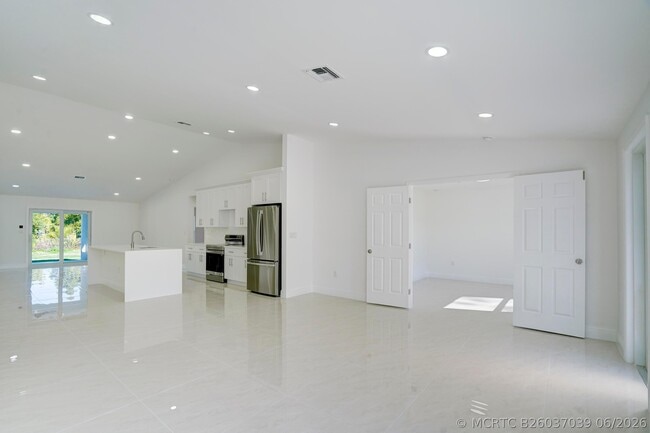 Building Photo - 13875 63rd Rd N
