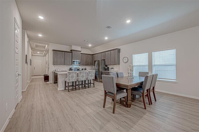Building Photo - 125 Bluebell Woods Way