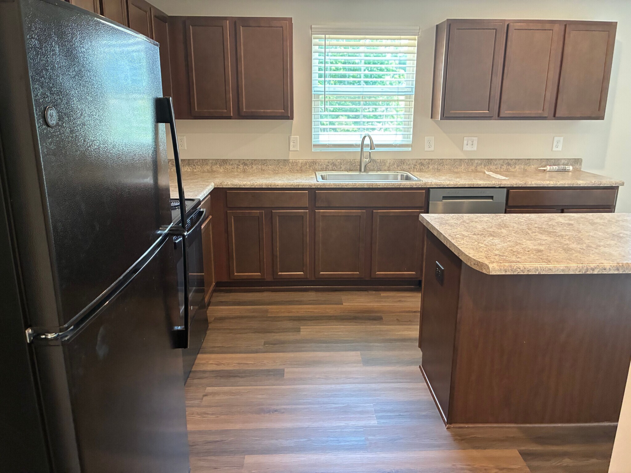 Building Photo - Room in Single Family Home on Bark Way