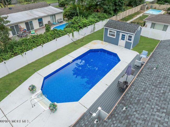 Building Photo - 1506 Evergreen Ave