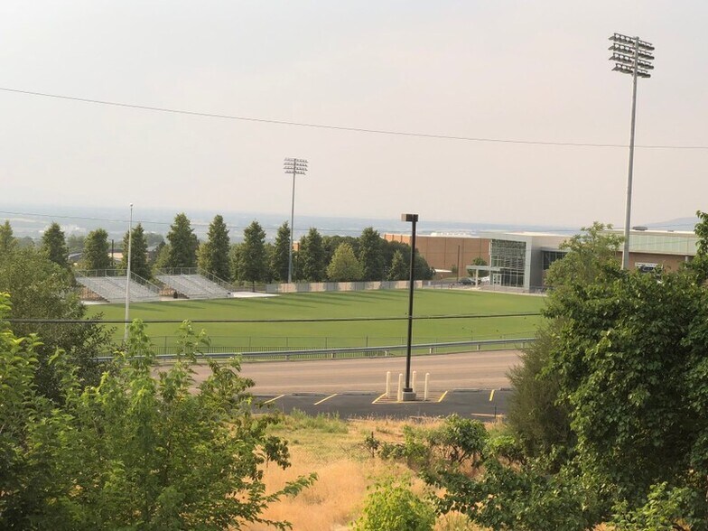 Building Photo - 4105 Edgehill Dr