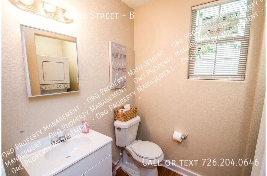 Building Photo - Sweet Relaxing Apartment Near Fabulous Downtown