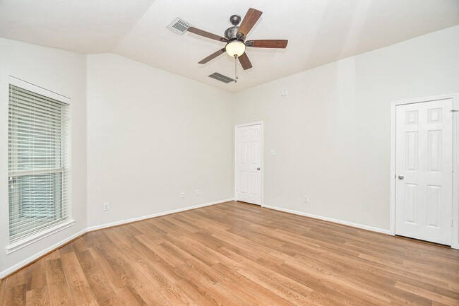 Building Photo - 10614 Sunswept Fields Ln