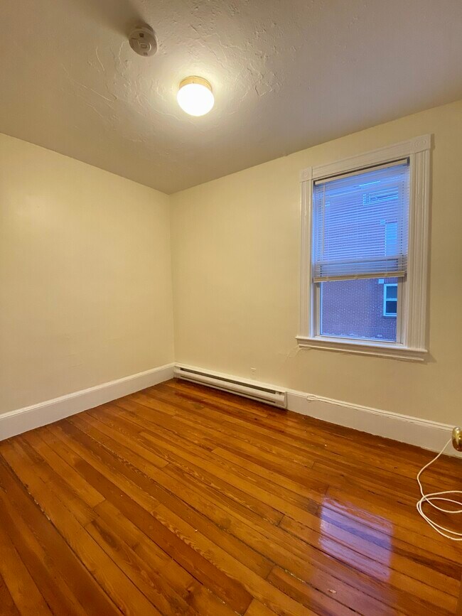 Building Photo - 257 Beacon St