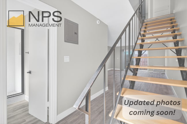 Interior Photo - 13392-13400 Magnolia Street