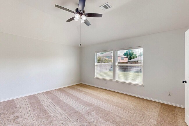 Building Photo - 123 Hackberry Trail