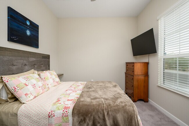 Building Photo - 5972 E Sinclair St