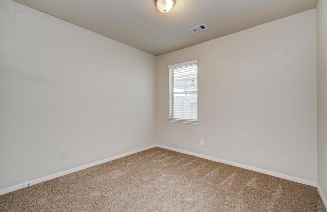 Building Photo - 15618 Whispering Green Dr