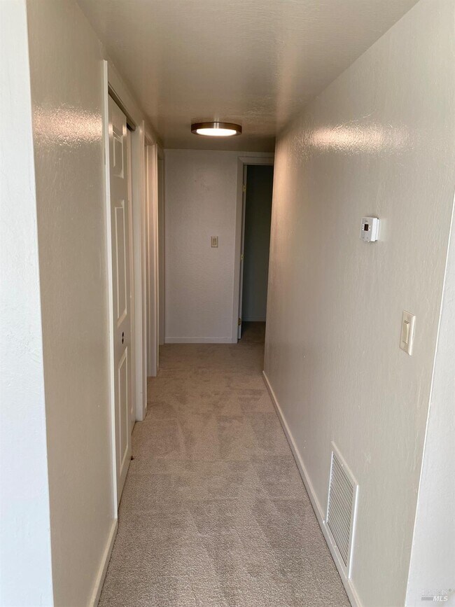 Building Photo - 11 Andrew Dr