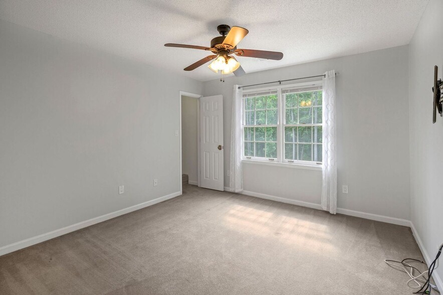 Building Photo - 1709 Dudley Dr
