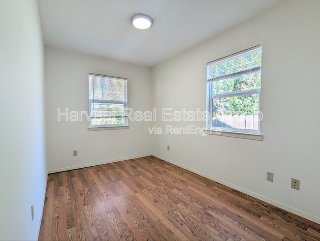 Building Photo - 7526 Sterling Dr