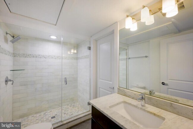 Building Photo - 3325 11th St NW