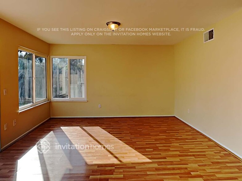 Building Photo - 2313 S Pleasant Ave