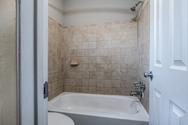 Building Photo - 16210 Cypress Point Dr