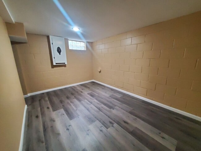 Building Photo - 3 Bedroom Single Family Glendale Home