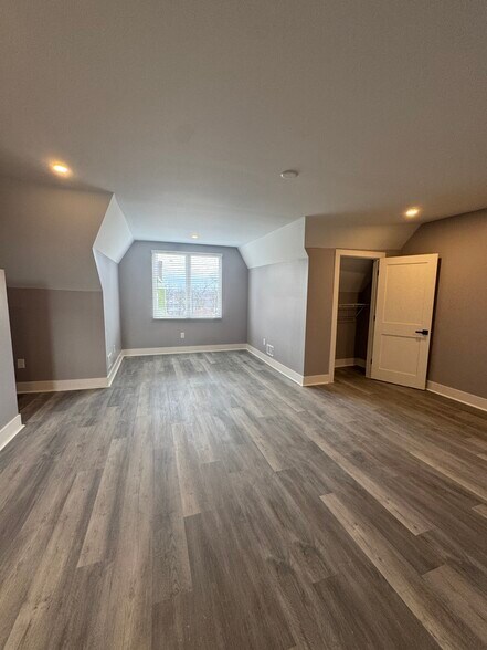 Building Photo - 3374 Webster Ave