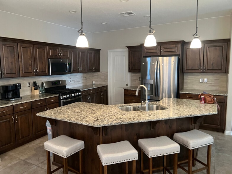 Building Photo - 1843 E 1220 S St