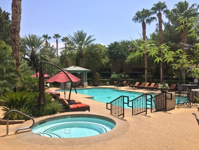 Building Photo - 2 Bedroom Condo In Guard Gated Summerlin C...