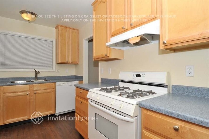 Building Photo - 1020 Amber Ln