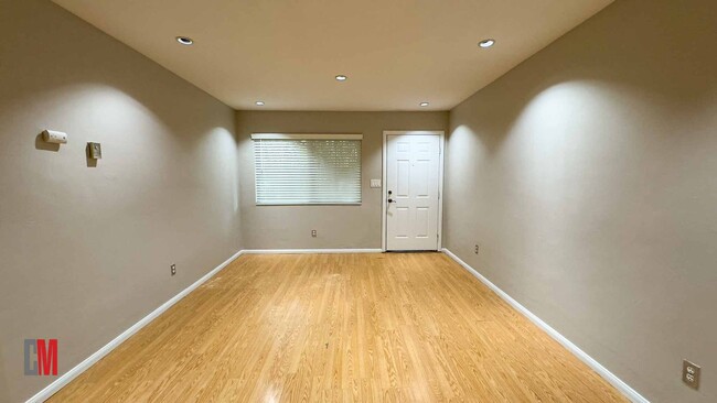 Interior Photo - 3785 Pershing Ave