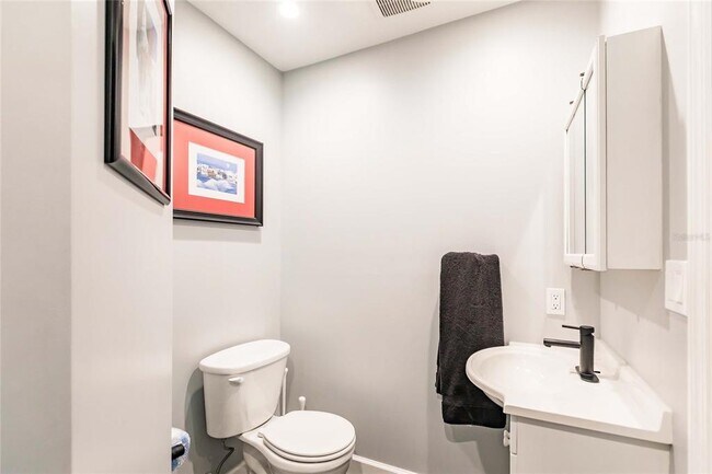 Building Photo - 6053 E Peppertree Way