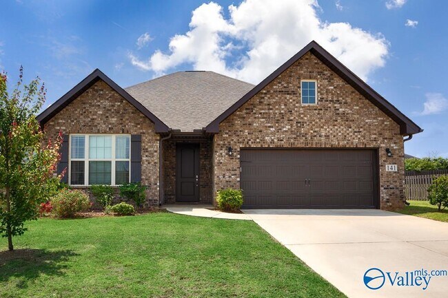 Building Photo - 141 Slade Thomas Dr