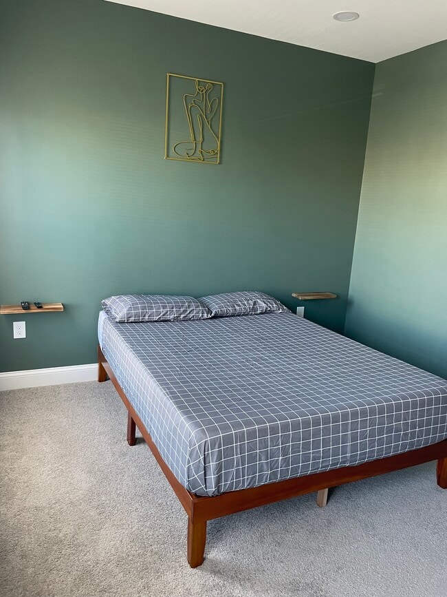 Building Photo - 2711 Ashland Ave