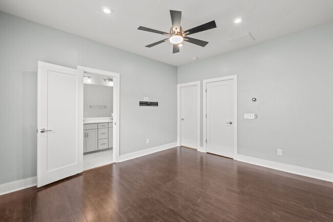 Building Photo - 13051 Tinton Ave
