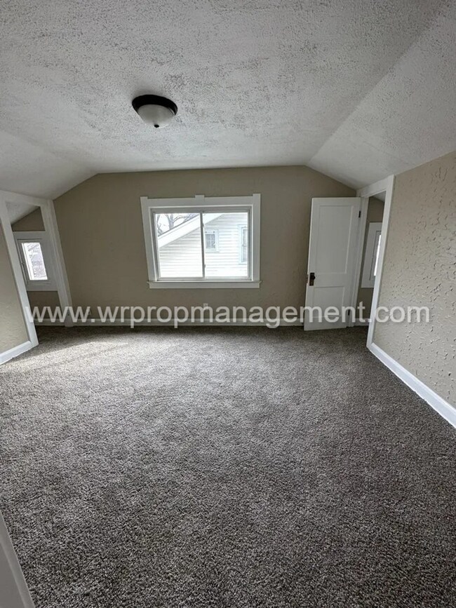 Building Photo - 3 Bed 1.5 Bath Home is West Toledo