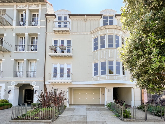 Building Photo - 2255 Beach St