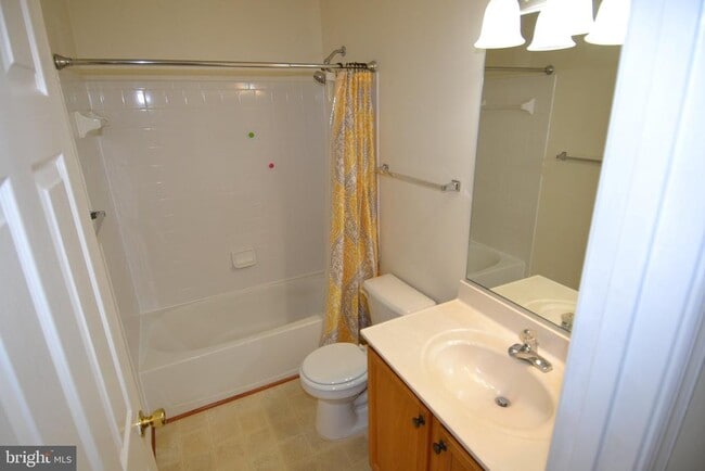Building Photo - 6340 Demme Pl